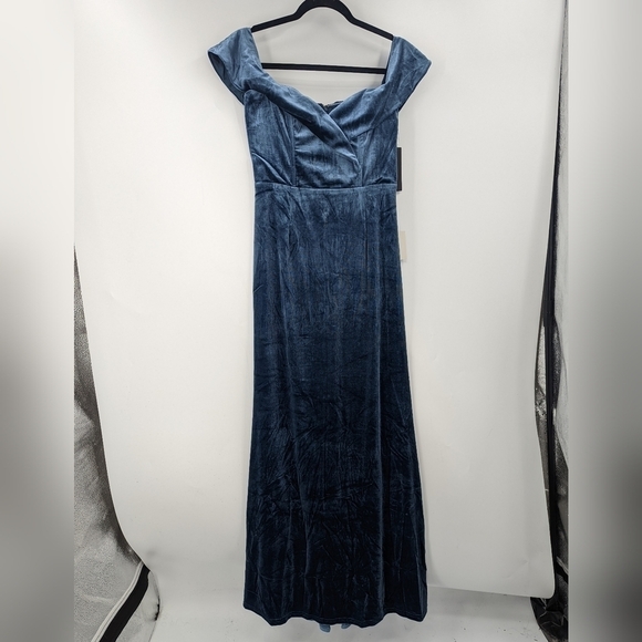 Lulus Dresses & Skirts - NWT LULU'S Sweet Symphony Velvet Off the Shoulder Maxi Dress